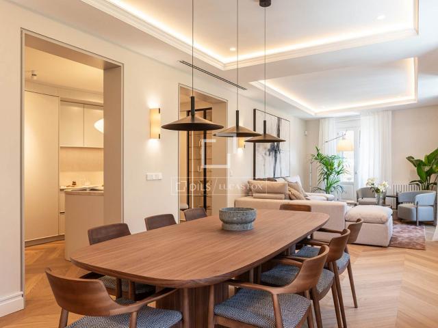 Dils Lucas Fox presenta este exclusivo piso en venta en Alma. 234m² Madrid