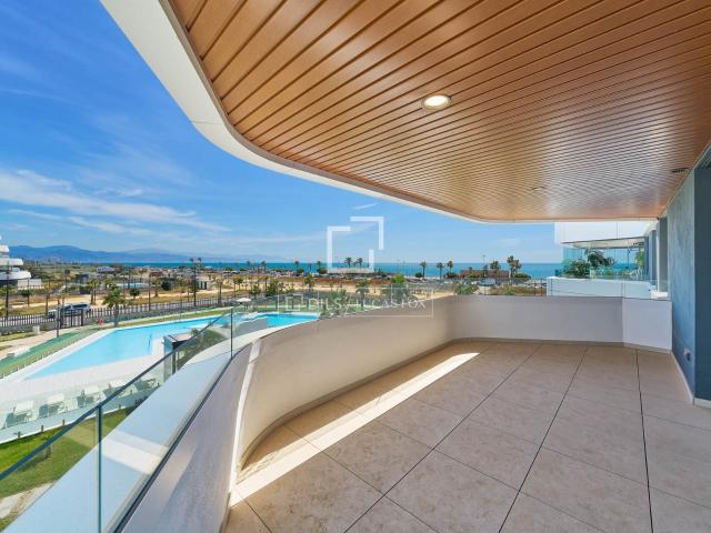 Dils Lucas Fox presenta este piso de lujo en Habitat Alborán. 96m² Torremolinos