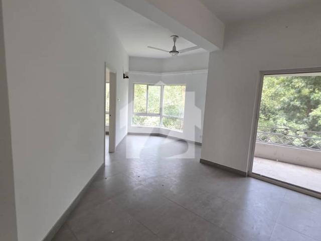 Diplomatic Enclave Luxurious 2 Bedroom Semi Furnished Apartment for Sale in Diplomatic Enclave, Islamabad