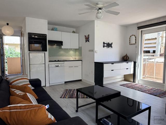 Direct centre Studio + cabine, avec balcon et parking