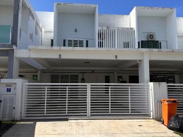 Direct owner Partially furnished house in Bandar Sri Sendayan