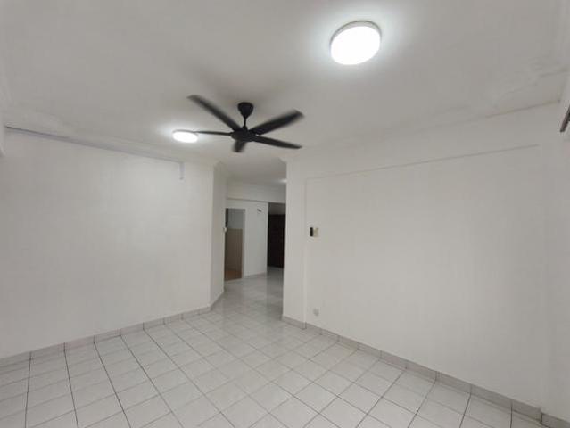 Direct Owner Persiaran Tanjung Apartment Can Full Loan Damansara alif