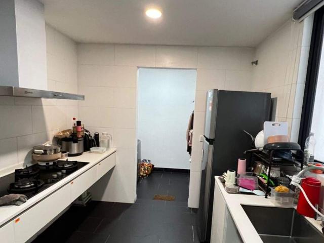 [Direct MRT Kg Selamat] Middle Room @ SqWhere Residences – RM800 Move In Immediately!