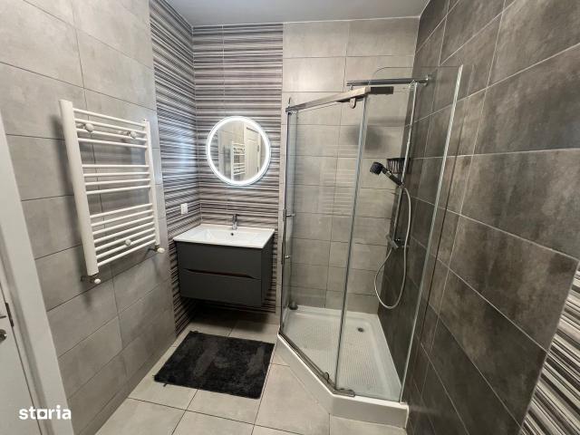 Direct proprietar Vând apartament 3 camere, complet mobilat și dotat