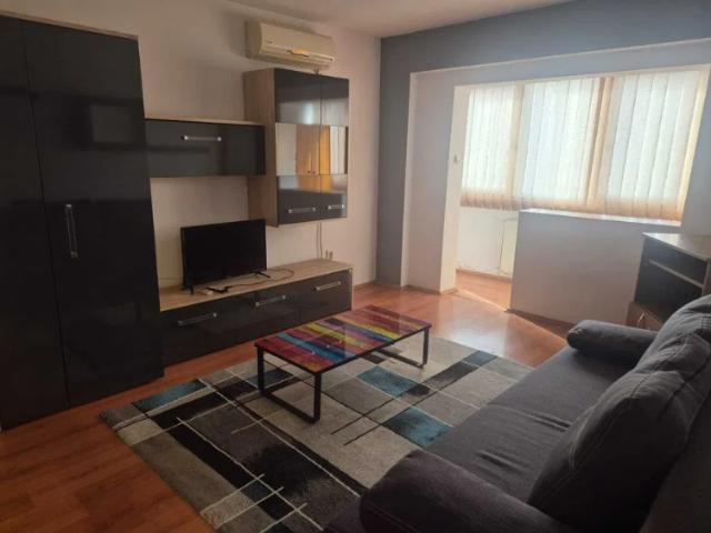Direct proprietar inchiriez apartament cu o camera langa Iulis Mall