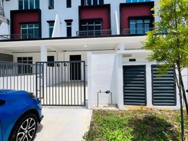 Directowner 3Storey Terrace House