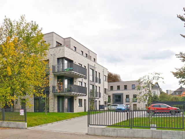 Direkt am Großen Garten: Balkon + Lift + Stellplatz