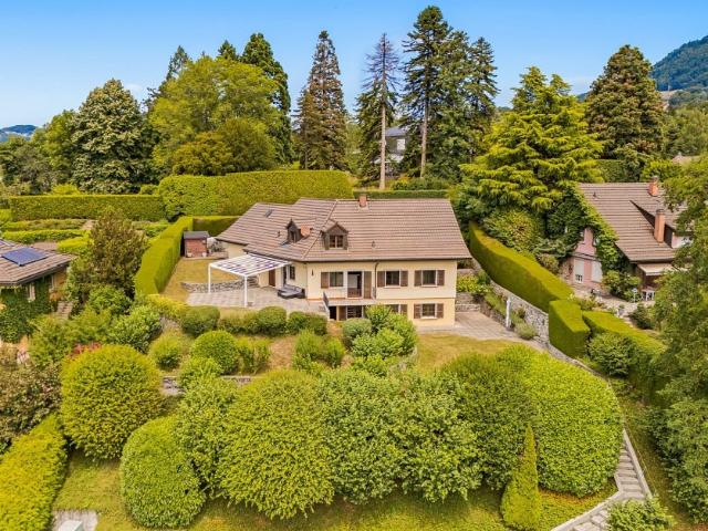 Direkt am See: geräumige Familienvilla von 230 m²