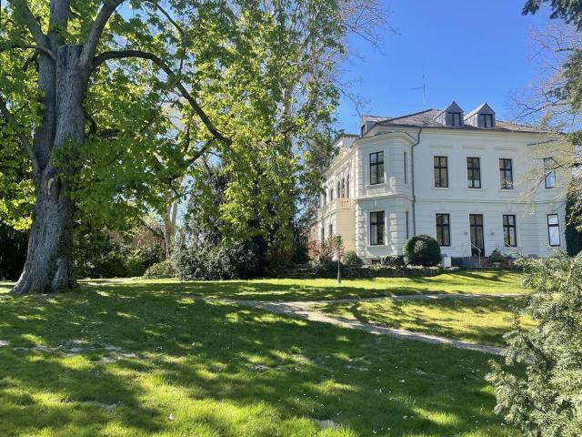 Direkt am Rhein Eigentumswohnung mit Parkanlage