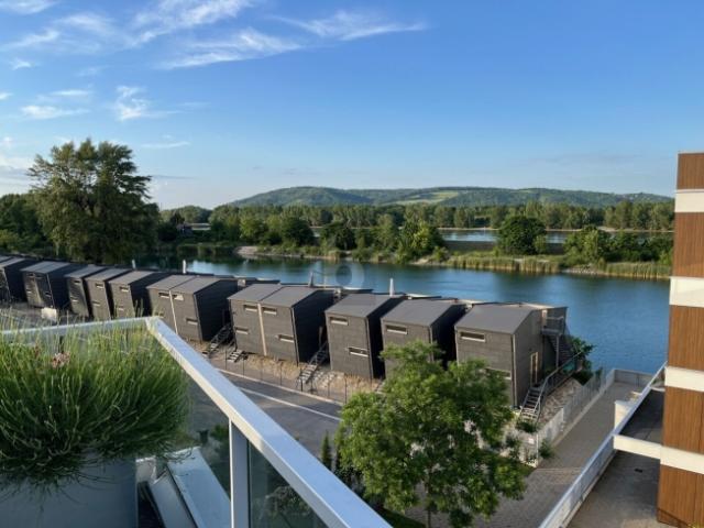 DIREKT AM WASSER