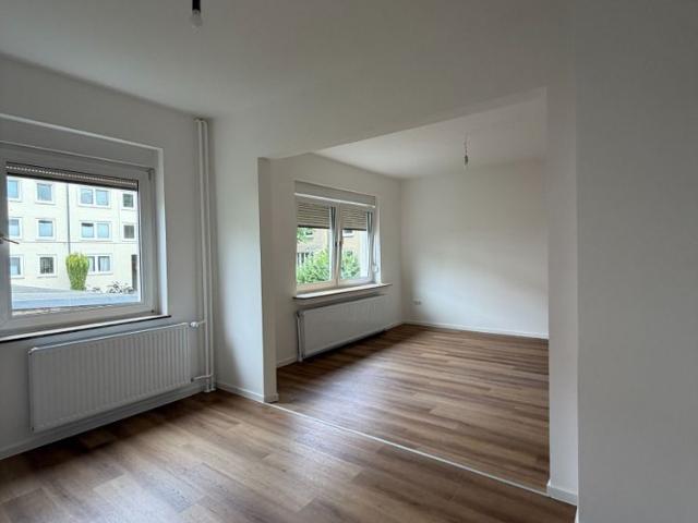 Direkt an der Uni! Neu renoviertes WG Haus für bis zu 6 Studenten/Freunde Terrasse und neue Küche!