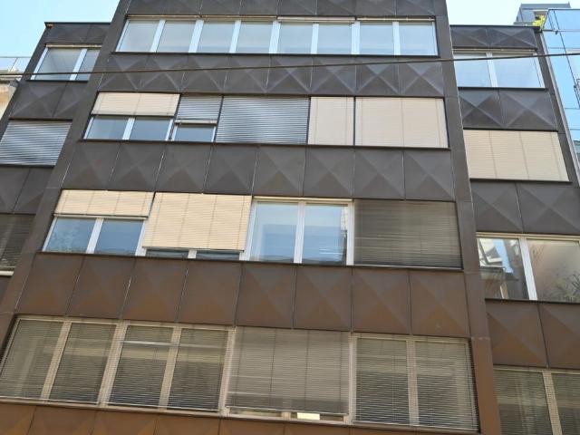 Direkt im Zentrum 2 Zimmer Wohnung mit großem begehbaren Schrank für Singles oder Pärchen