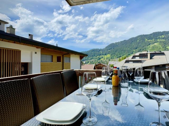 Direkt im Zentrum von Villars, 3p mit großem Balkon, kürzlich renoviert