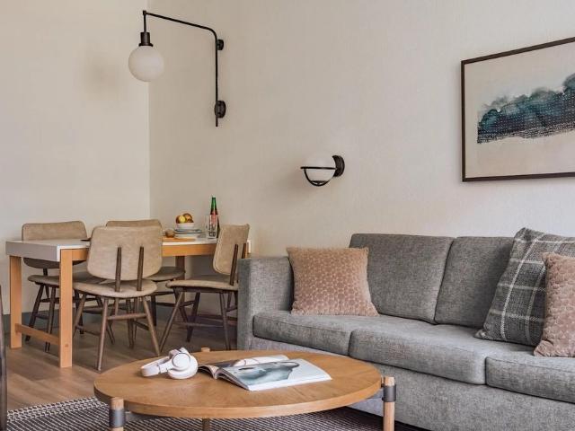 Discover the perfect blend of modern comfort and unbeatable convenience at 161 Laurier, where urban living meets elevate