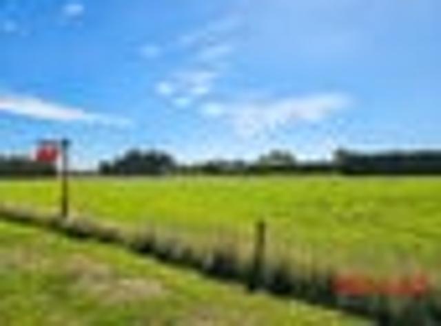 Discover the Perfect Blend of Rural Charm and Town