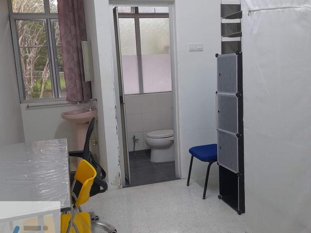 Discover this Cozy Clean Master Room in a Quiet Part of Taman Seputeh, near MidValley, KL Sentral, Bangsar South
