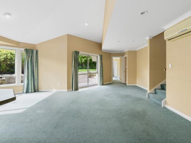 Discover Your Dream Home In Grandview Heights!