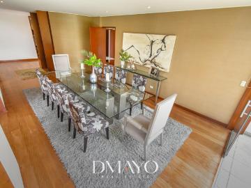 Diseño y Confort: Residencia Premium en Urbanización El Cortijo