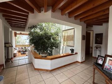 Disfrute vivir en linda casa en el Condominio La Cima, muy cerca de Santa Fe