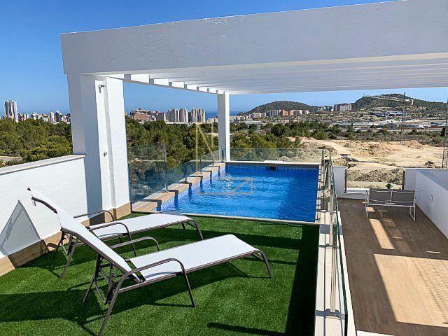Disfrute de la vida mediterránea moderna en este bungalow ll. 178m² Finestrat
