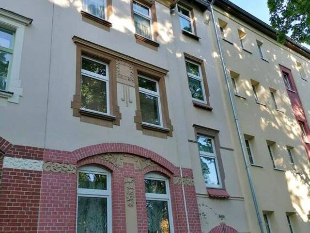 Diskret vermarktet: Altbau MFH mit ca. 220?m² Wfl 4 WE & Ausbaupotenzial Faktor ca. 20