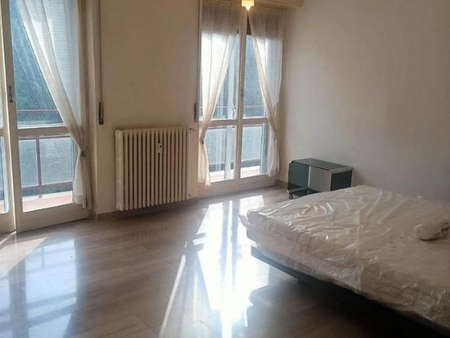Disponibile stanza a rho