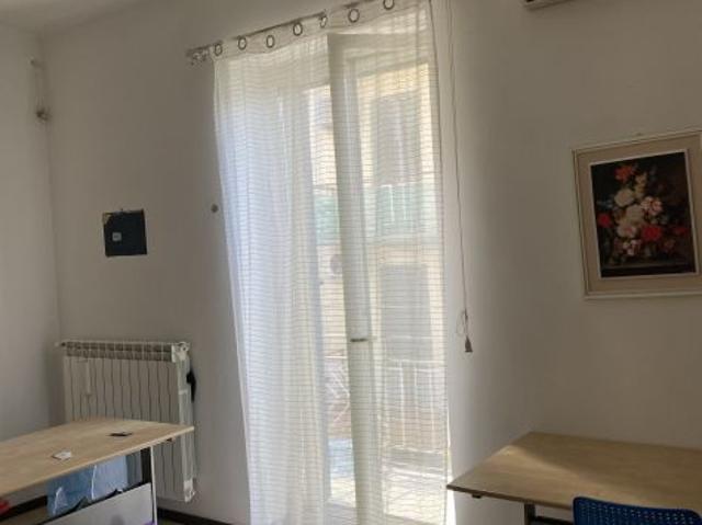 Disponibilit dal primo OTTOBRE Fittasi un posto letto a studentessa zona poli