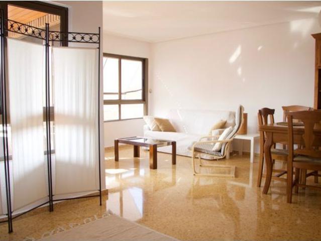 DISPONIBLE DESDE EL 10 DE AGOSTO DE 2026. HABITACIÓN CON BAÑO PROPIO PARA ESTUDIANTES EN MONCADA