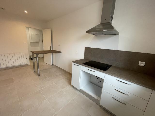 Disponible IMMEDIATEMENT Appartement T2 à SOLLIES PONT