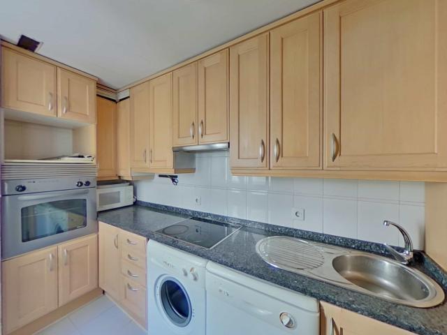 ¡DISPONIBLE! Se Vende piso de una habitación y un baño en Urb. Privada en Palomeras Bajas