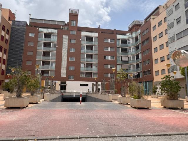 DISPONIBLES 2 PLAZAS DE GARAJE JUNTO A JUAN CARLOS I