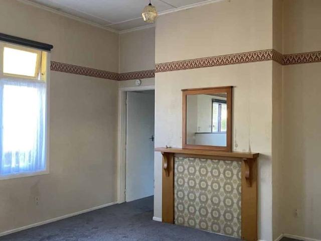 Disraeli St, Hawera