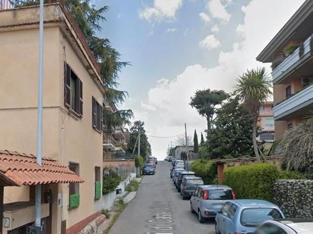 Divino amore bilocale arredato