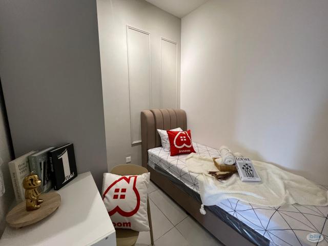 D'ivo old klang road room for rent
