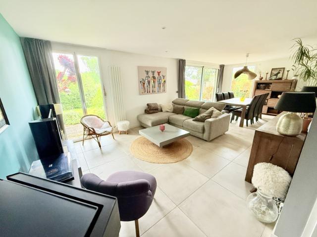 Divonne les Bains 01220, villa 241m2 habitables, 6 chambres