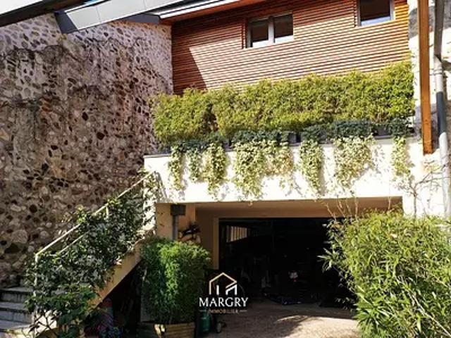 Divonne les Bains 01220 Achat / Vente maison 7 pièces t7 terrasse cave