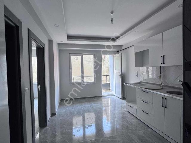 Diyarbakır Caddesi Otel Asko Arkası Satılık 1+1