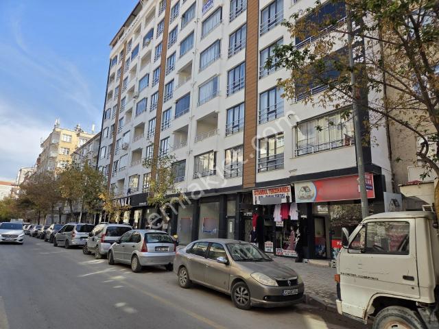 Doğukan Emlak | Valiliğe 3.notere Yakın Cadde Üzeri 34m² Dükkan