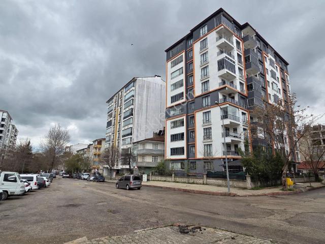 Doğukan Real Estate Pazartesi Pazarı Önü Açık Ferah Yaşam Alanı