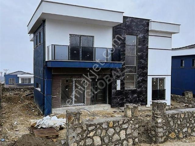 Doğa Manzaralı Satılık Tripleks Villa