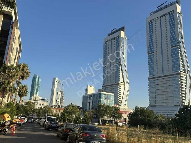 Doğa Dostu'ndan Folkart Towers Yakını Toki Çarşıda Dükkan