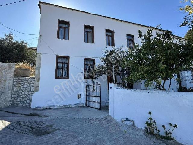 Doğa Dostu'ndan Mordoğan'da 20 Odalı Taş Yapı