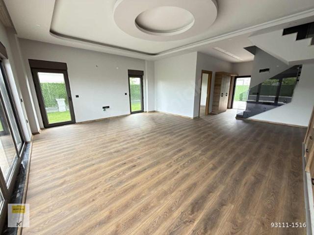 Doğa ile İç İçe, Tam Müstakil Havuzlu 4+1 Sıfır Lüks İkiz Villa