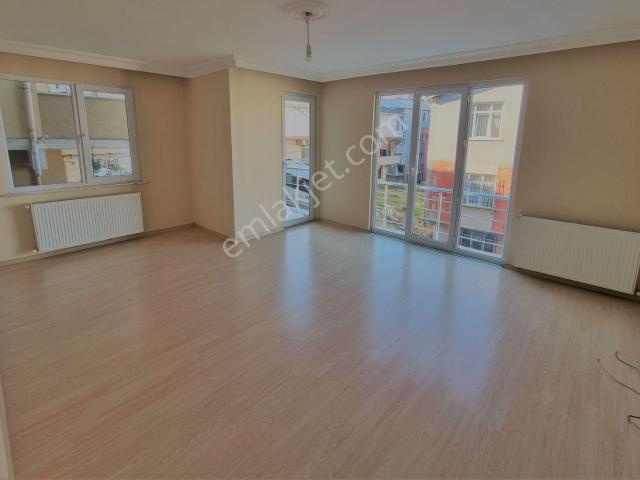 Doğan Emlak' Tan Ortadağ Merkezde Kiralık 2+1 Geniş Ve Ön Daire