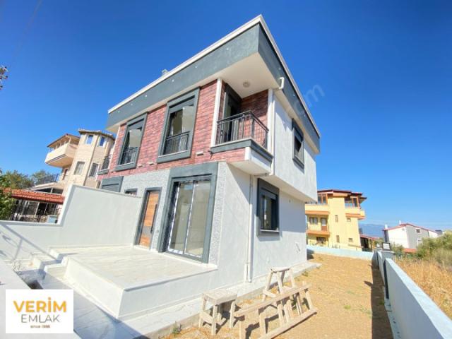 Doğanbey de Çok Büyük Bahçeli Deniz Çok Yakın Satılık 2+1 Villa