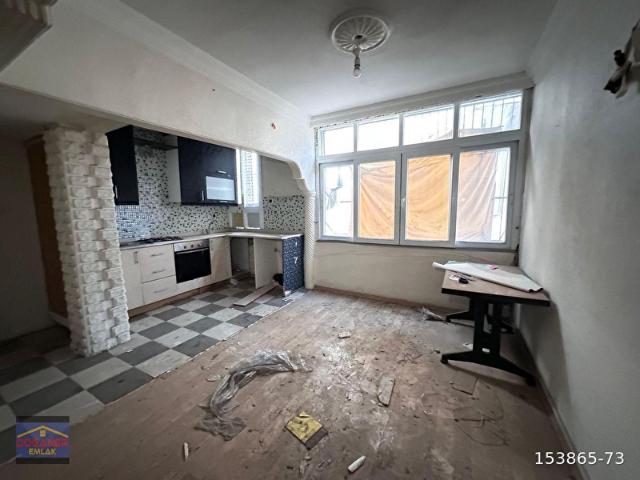 DOĞANER EMLAKTAN ÇARŞININ GÖBEĞİNDE 1+1 DAİRE