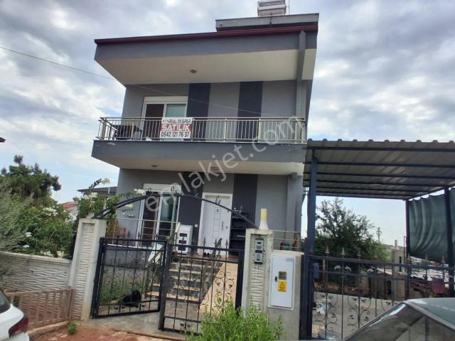Döşemealtı Orta Mah'de Doğa İle İçiçe Müstakil Villa