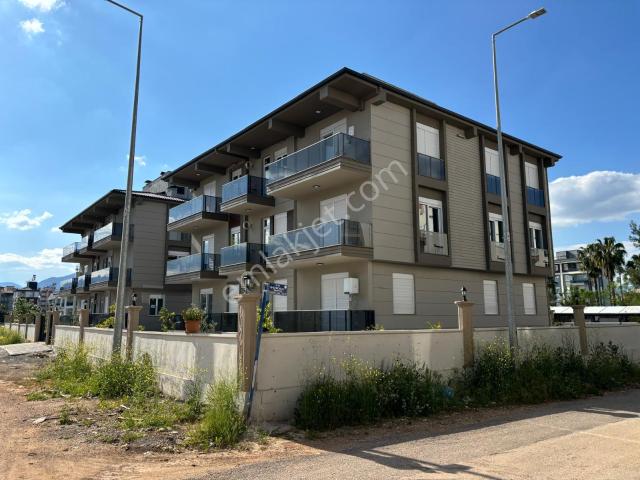 Döşemealtı Merkezde Belediye Karşısı Site İçinde 1+1 Balkonlu Kiralık Daire