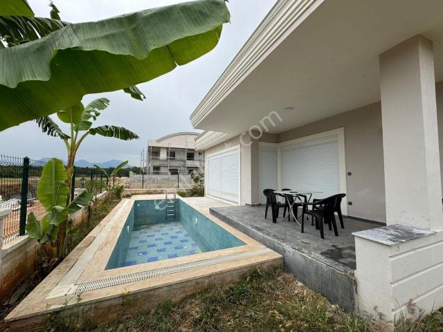 Döşemealtında Sıfır Eşyalı Lüx Havuzlu Villa