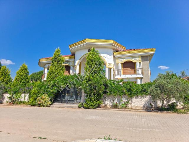 Döşemealtı Yeşilbayır'da 6+2 Müstakil Lüks Satılık Köşe Villa